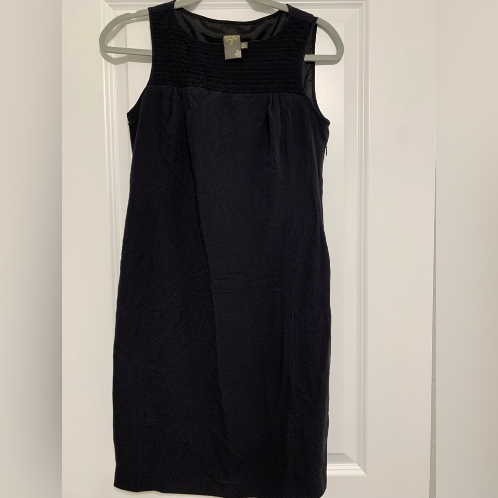 Taylor Women's 6 Black Silk Dress‎ careercore momcore mobwife